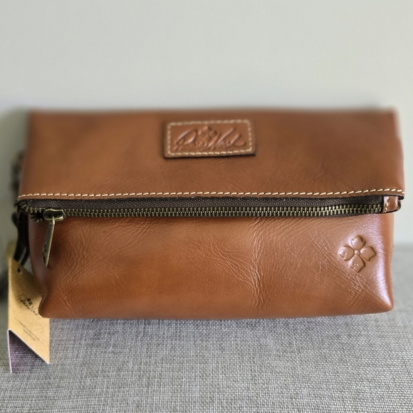 Patricia Nash Handbags - New Patricia Nash Valerie Leather Tan Fold Over Handbag P71501 Purse Clutch